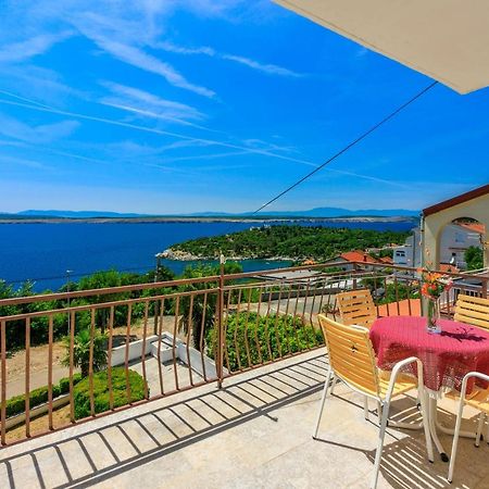 Apartments Rozaria Драмал Екстериор снимка
