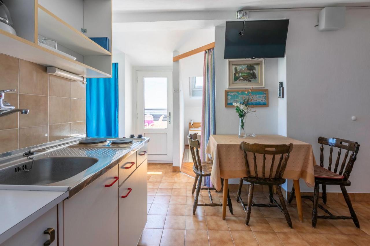 Apartments Rozaria Драмал Екстериор снимка