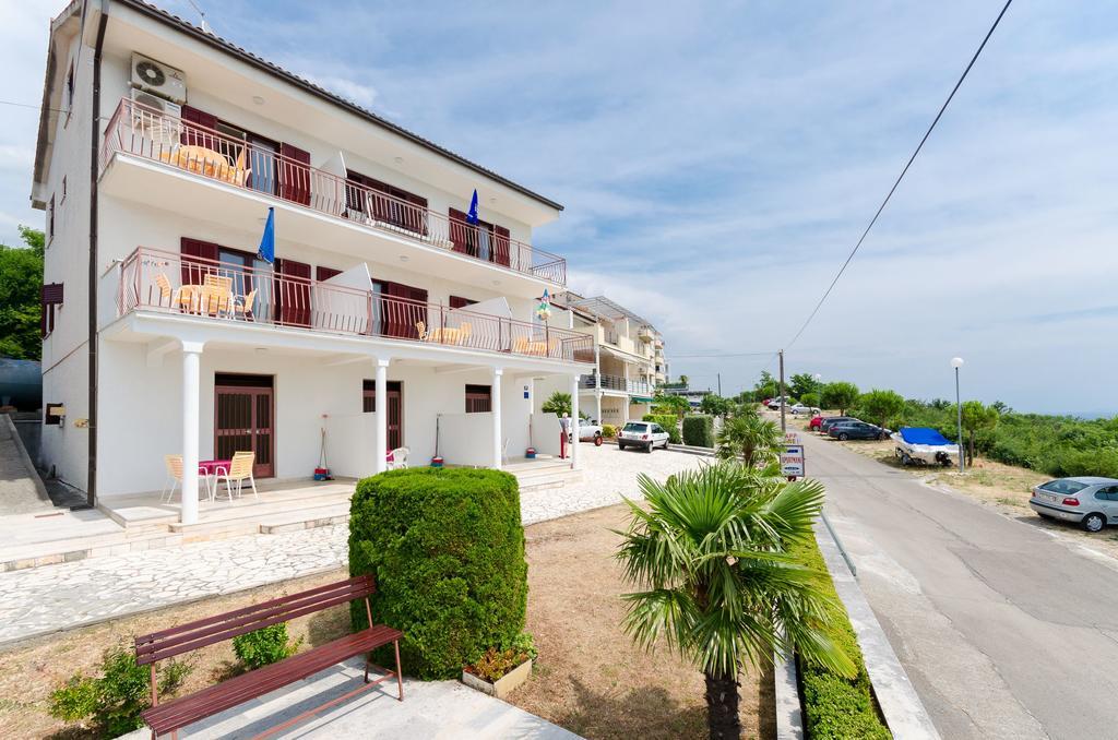 Apartments Rozaria Драмал Екстериор снимка