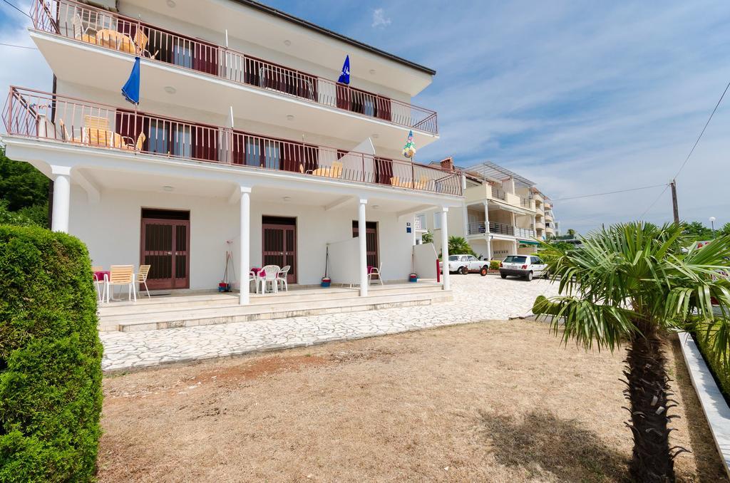 Apartments Rozaria Драмал Екстериор снимка